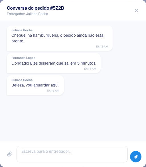 Janela Conversa do pedido aberta, com mensagens do entregador e da equipe e o campo de resposta